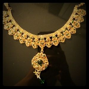 Necklace and earings set